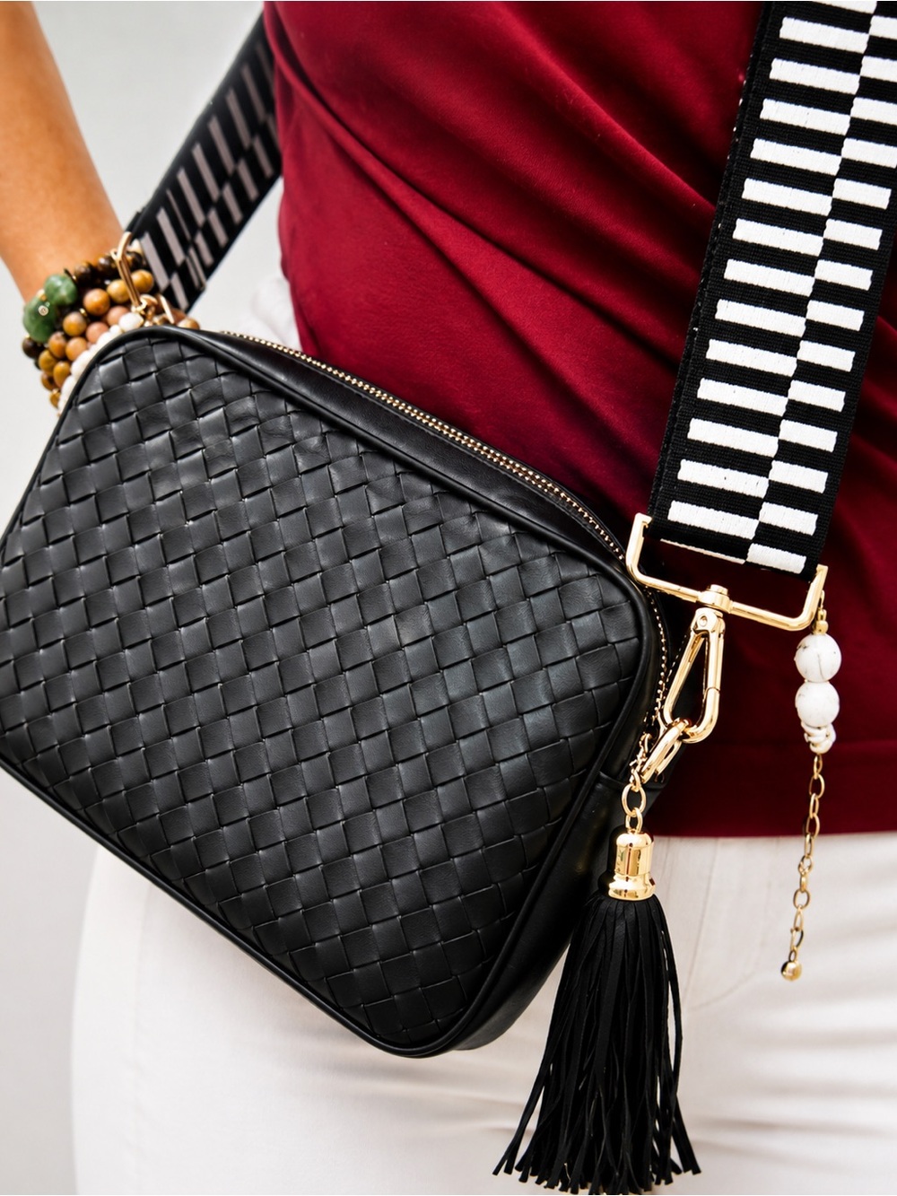 Woven Willow Camera Crossbody Bag - Picture 2 of 4